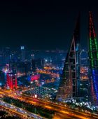 احتفاء بعد الاتحاد الـ51.. المنامة تتزين بألوان علم الإمارات (صور)