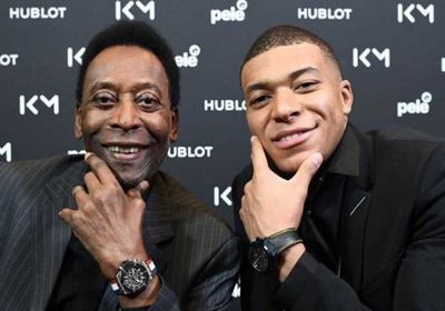 مبابي يوجه رسالة لبيليه: "صلوا من أجل الملك"