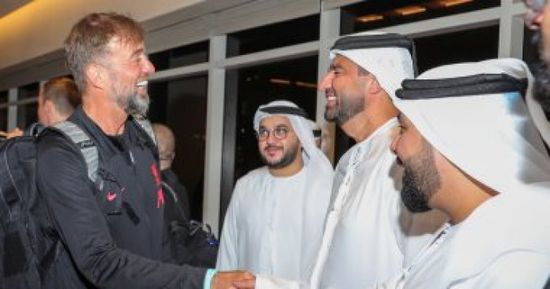 بعثة فريق ليفربول تصل إلى دبي