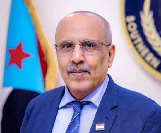 الكثيري: "العسكرية الأولى" تواجه شباب سيئون بالرصاص والإرهاب