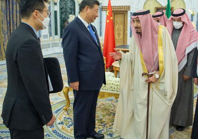العاهل السعودي يستقبل الرئيس الصيني