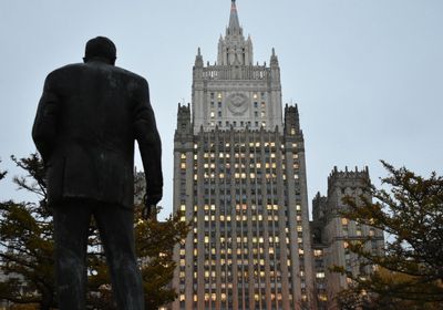 روسيا تقرر منع دخول 200 كندي لأراضيها