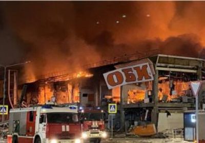 حريق هائل في مركز تجاري بروسيا
