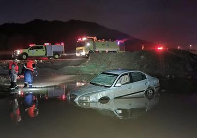 سقوط 6 أطفال في المياه المتجمدة بغرب إنجلترا