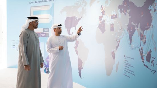بالصور.. رئيس الإمارات يدشن مشروع توسعة ميناء خليفة