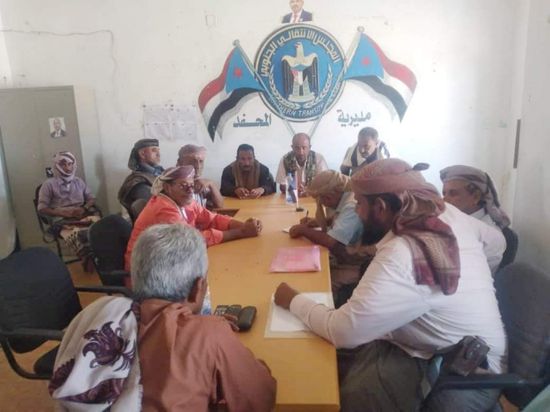 انتقالي المحفد وسلطة المديرية يبحثان توفيق أوضاع سوق المدينة