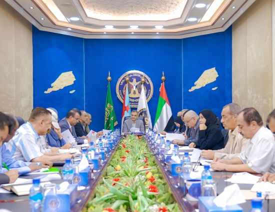 "رئاسة الانتقالي" تستنكر تقاعس الحكومة عن محاسبة الفاسدين