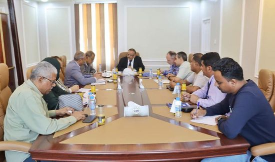 "الغذاء العالمي" يشارك في تطوير منظومة الإنترنت بمطار عدن