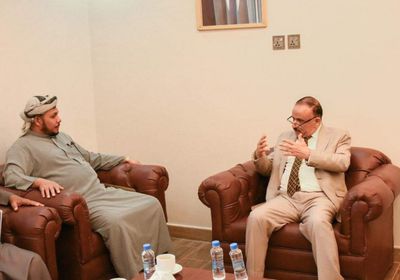 وزير النقل يستجيب لمطلب محافظ سقطرى بتطوير المطار والميناء