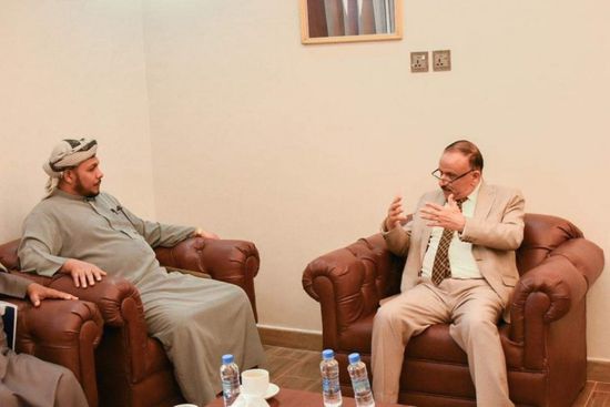 وزير النقل يستجيب لمطلب محافظ سقطرى بتطوير المطار والميناء