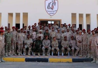 قائد "العسكرية الثانية" يشهد تخريج دفعة من المدرسة القتالية