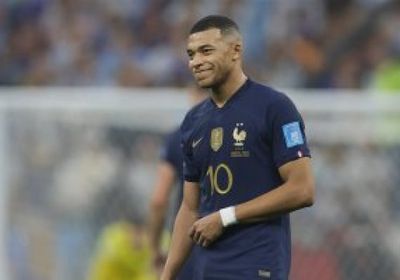 مبابي يفوز بلقب هداف كأس العالم