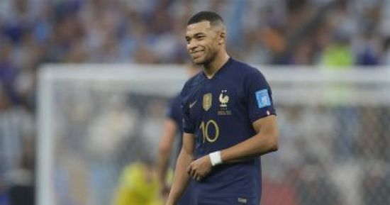 مبابي يفوز بلقب هداف كأس العالم