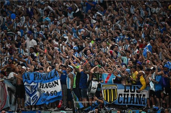 احتفالات شعبية في شوارع الأرجنتين بعد الفوز بكأس العالم