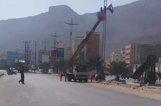 مليشيا الإخوان تزيل أعلام الجنوب من شوارع سيئون