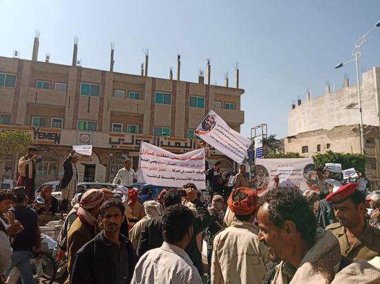 احتجاجات في تعز على حماية لواء إخواني لمتهم بالقتل