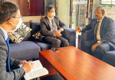 محافظ حضرموت والسفير الصيني يبحثان آفاق التعاون التنموي