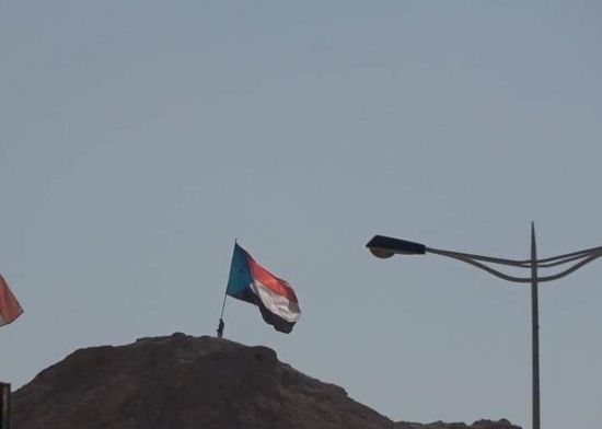 حملة شعبية لرفع علم الجنوب بمدن وادي حضرموت (صور)