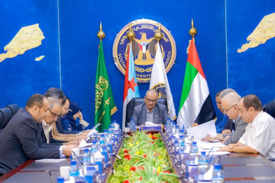 الانتقالي يطالب رئاسة الحكومة بتوجيه الإنفاق للخدمات والبنية التحتية