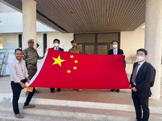 وفد دبلوماسي صيني يعود إلى مقر سفارته في عدن