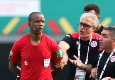 الحكم سيكازوي يعتزل رسميًا التحكيم