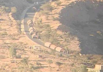 دروع بشرية.. المليشيا الحوثية تهجر سكان يعيس لخط التماس