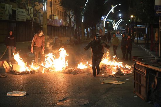 إصابة طفلة فلسطينية في اعتداء مستوطنين بنابلس