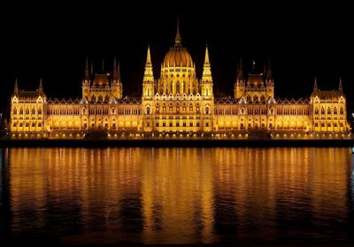 اتهامات بالفساد تحرم المجر من 22 مليار يورو