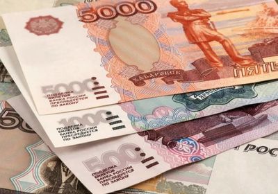 قفزة بسعر الروبل الروسي مقابل الدولار واليورو