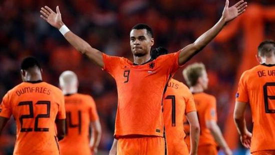 المهاجم الهولندي كودي جاكبو يقترب من ليفربول