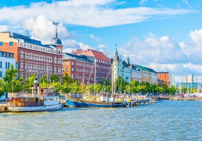 وصول وحدة عائمة لاستقبال الغاز المسال لفنلندا