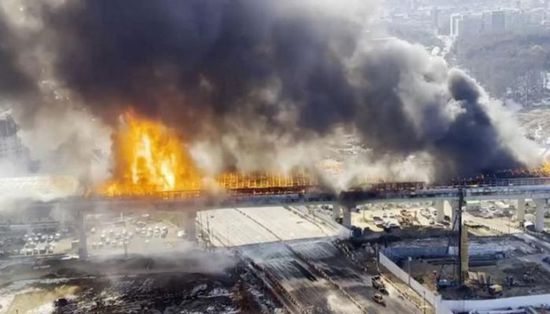 اندلاع حريق هائل على طريق سريع في كوريا الجنوبية