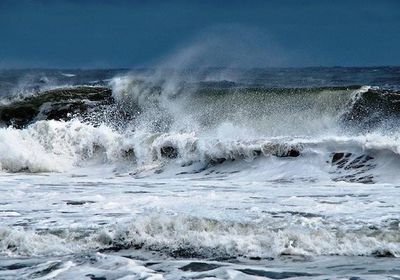 توقعات باضطرابات بحرية جراء سرعة الرياح غدا