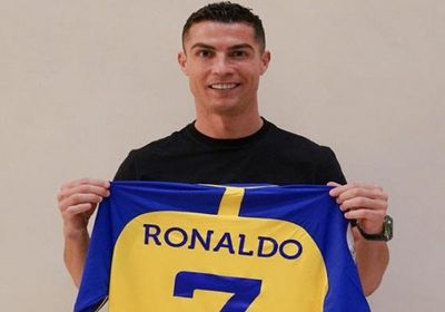 سعر قميص كريستيانو رونالدو مع النصر وكيفية شراءه