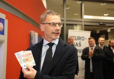 لاجارد: اليورو عملة جذابة وتجلب الاستقرار