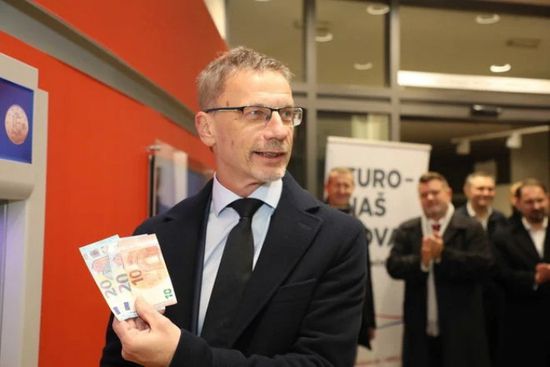 لاجارد: اليورو عملة جذابة وتجلب الاستقرار