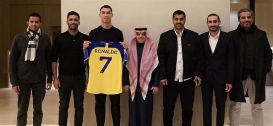 رونالدو يصل إلى الرياض للانضمام للنصر السعودي