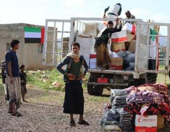 فرق إغاثة إماراتية تقدم مساعدات لـ 900 أسرة بسقطرى