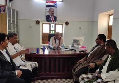 الكثيري يتفقد تنفيذية انتقالي حورة ووادي العين ويطلع على برنامجها