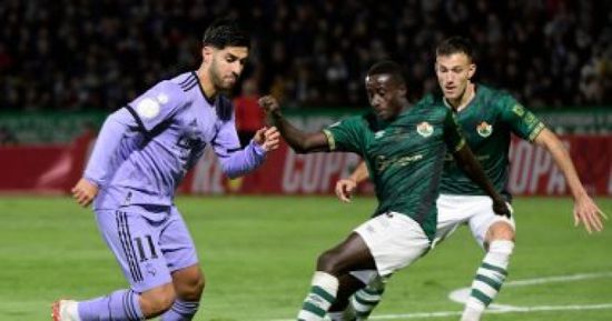 ريال مدريد يتعادل سلبيًا مع فريق درجة رابعة بالشوط الأول