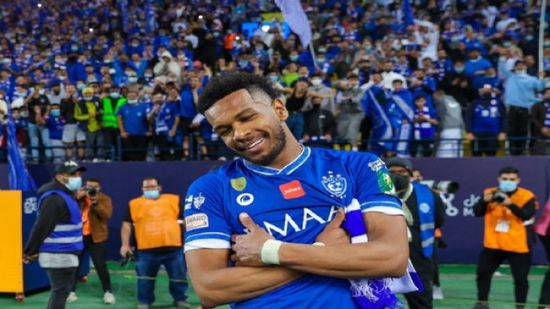 رسميًا.. علي البليهي يمدد عقده مع الهلال السعودي