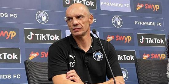 رسميًا.. بيراميدز يقيل تاكيس جونياس مدرب الفريق