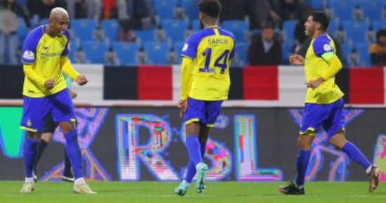 رونالدو يدعم النصر في مواجهة الطائي من المدرجات