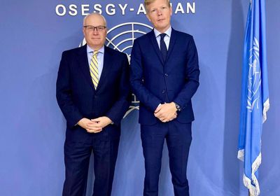 ليندركينج وجروندبرج يبحثان جهود دفع عملية السلام