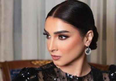 الفنانة روجينا تتعرض للسرقة في لندن