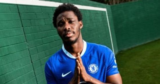 تشيلسي يعلن ضم اللاعب الإيفواري فوفانا