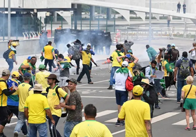 مناصرو بولسونارو يقتحمون القصر الرئاسي والمحكمة العليا بالبرازيل