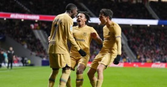 برشلونة يتفوق على أتلتيكو مدريد بهدف في الشوط الأول