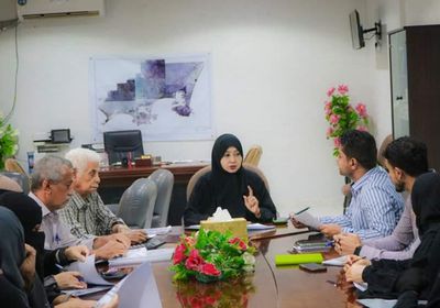 معاوية يناقش البرنامج الاستثماري للسلطة المحلية بالشيح عثمان