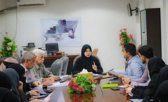 معاوية يناقش البرنامج الاستثماري للسلطة المحلية بالشيح عثمان